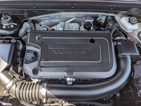 Used 2025 Buick Envision Avenir AWD/4WD image 32
