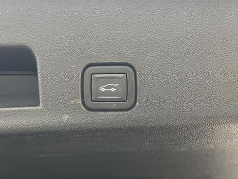 Used 2024 GMC Acadia Elevation w/ Trailering Package AWD/4WD image 18