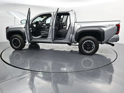 Used 2024 Toyota Tacoma TRD Off-Road AWD/4WD image 42