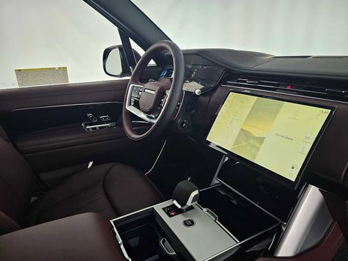 New 2026 Land Rover Range Rover SE image 11