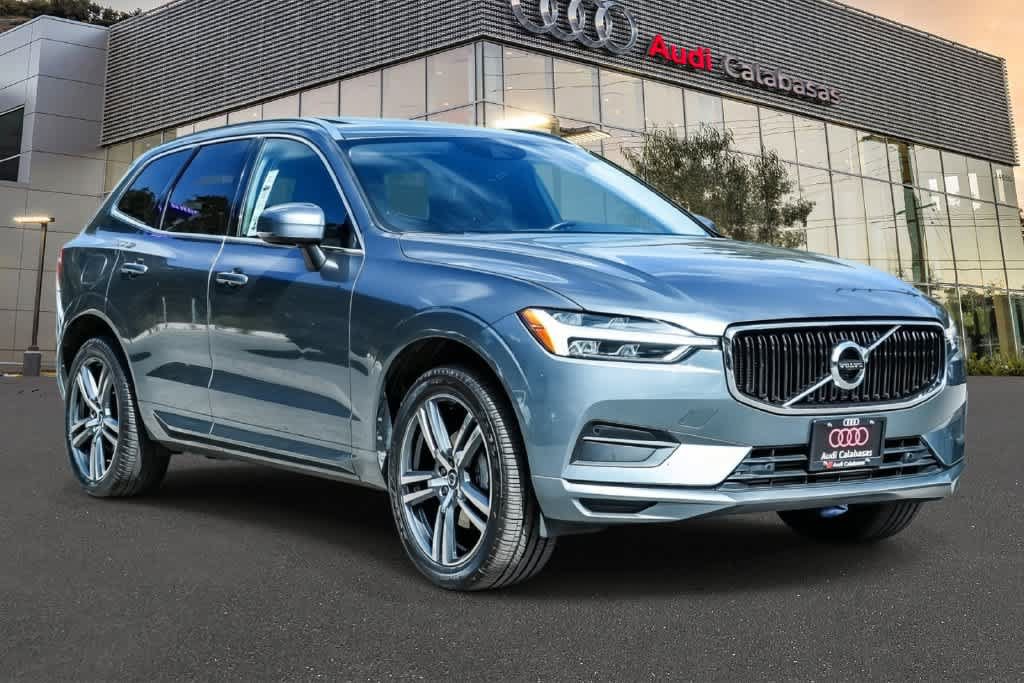 Used 2020 Volvo XC60 T5 Momentum w/ Protection Package Premier AWD/4WD image 3