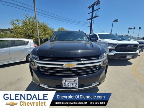 Used 2024 Chevrolet Suburban LT RWD image 9