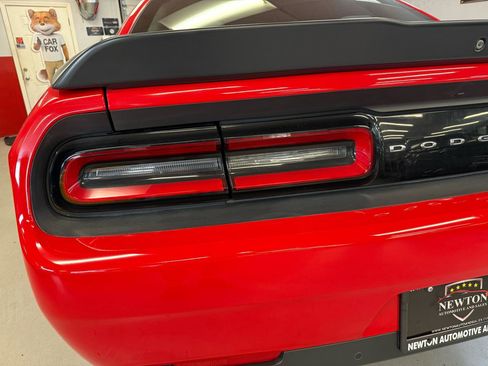 Used 2016 Dodge Challenger R/T RWD image 12