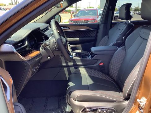 New 2026 Jeep Grand Cherokee L Summit AWD/4WD image 8