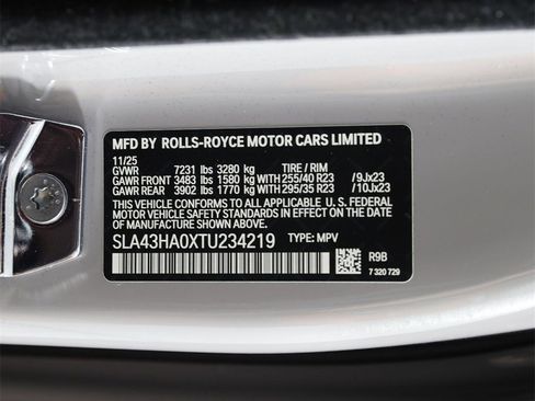 New 2026 Rolls-Royce Cullinan Black Badge image 19