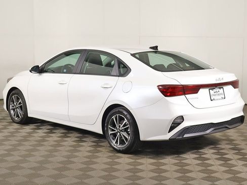 Used 2022 Kia Forte LXS w/ LXS Technology Package FWD image 7