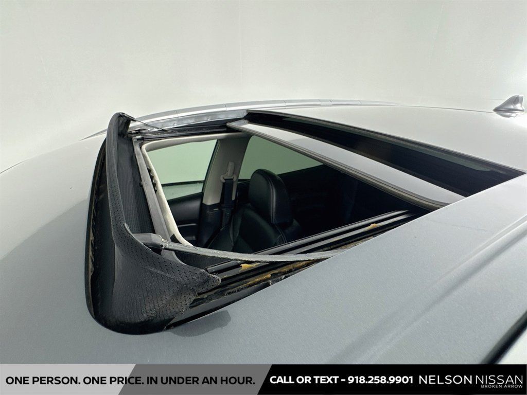 Used 2020 Nissan Murano SL w/ Moonroof Package FWD image 23