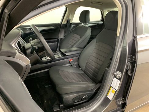 Used 2020 Ford Fusion SE image 26