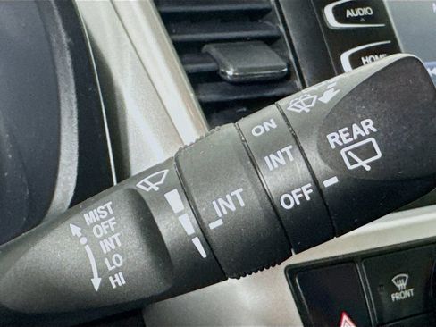 Used 2018 Toyota Highlander XLE AWD/4WD image 14