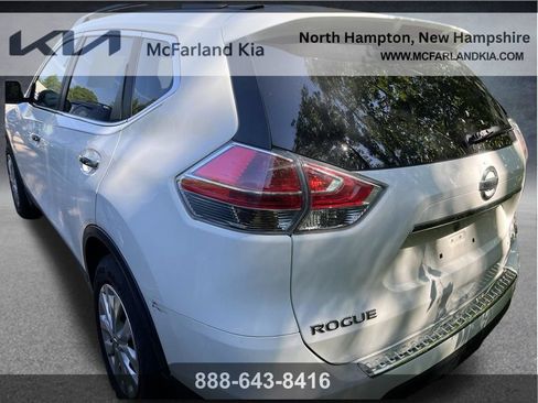 Used 2016 Nissan Rogue S w/ Appearance Package AWD/4WD image 4