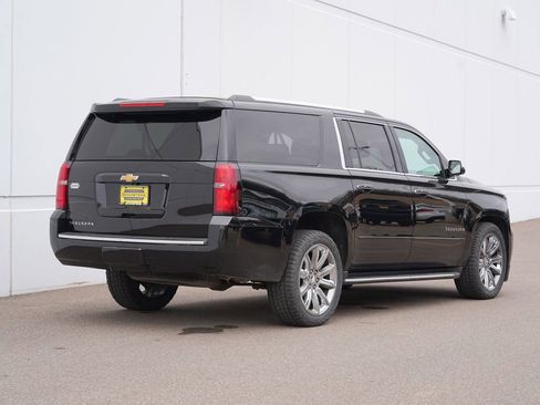Used 2017 Chevrolet Suburban Premier AWD/4WD image 3