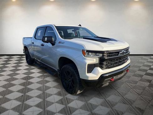 Used 2023 Chevrolet Silverado 1500 LT Trail Boss w/ LT Trail Boss Premium Package AWD/4WD image 3