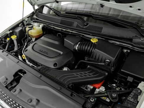 Used 2020 Chrysler Pacifica Limited w/ Advanced Safetytec Group FWD image 42