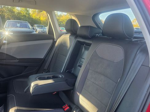 Used 2022 Volkswagen Taos SE image 14