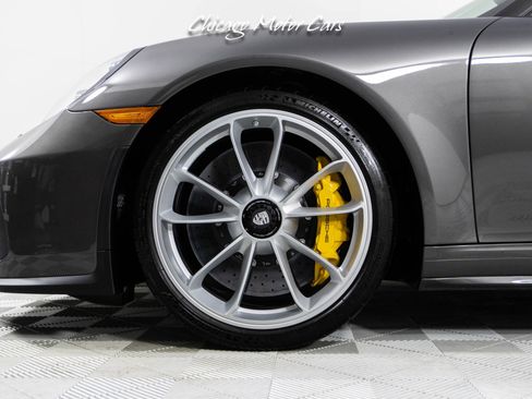 Used 2019 Porsche 911 Speedster RWD image 18