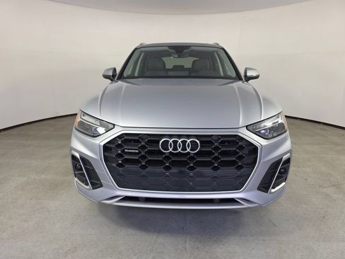 Used 2022 Audi Q5 2.0T Premium w/ Convenience Package AWD/4WD image 2