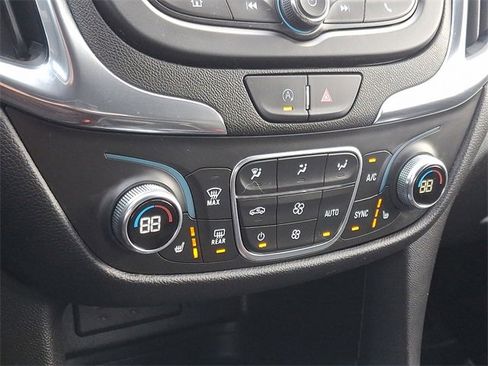 Used 2023 Chevrolet Equinox LT image 15