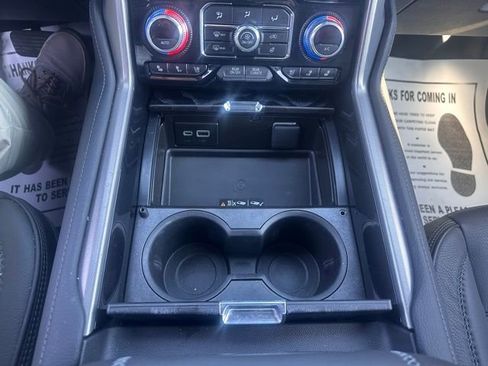 Used 2024 GMC Yukon XL Denali w/ Advanced Technology Package image 32