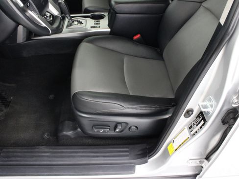 Used 2021 Toyota 4Runner SR5 Premium AWD/4WD image 15