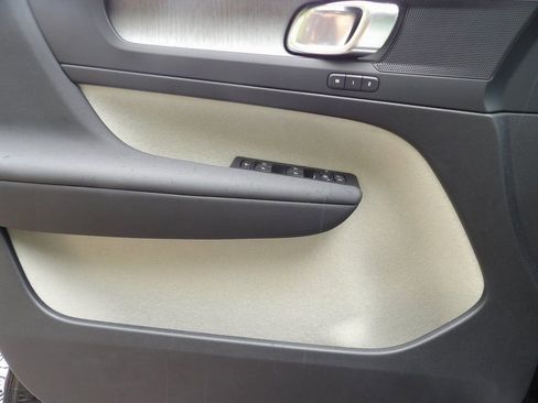 New 2026 Volvo XC40 B5 Plus w/ Protection Package Premier image 10