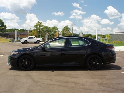 Used 2023 Toyota Camry XSE image 12