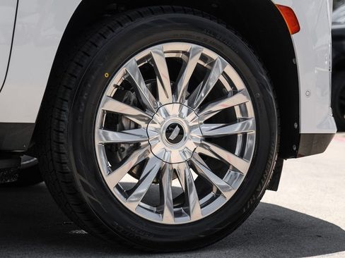 Used 2023 Cadillac Escalade Premium Luxury AWD/4WD image 66