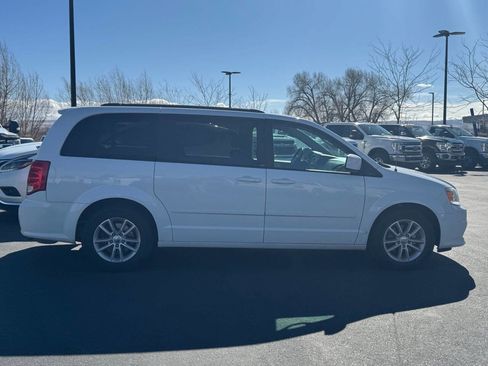 Used 2014 Dodge Grand Caravan SXT image 8