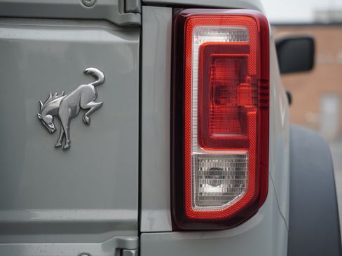 Used 2021 Ford Bronco Black Diamond AWD/4WD image 7