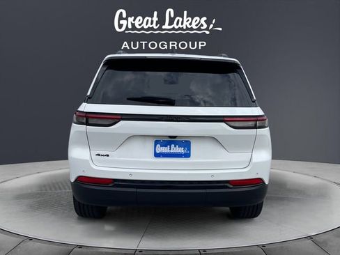Used 2024 Jeep Grand Cherokee Altitude image 4