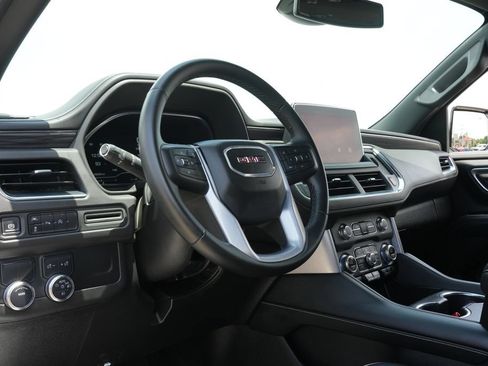 Used 2024 GMC Yukon SLT RWD image 15