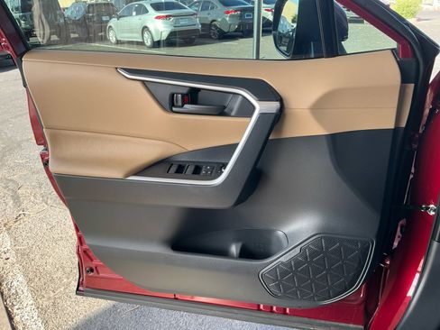 Certified 2025 Toyota RAV4 LE AWD/4WD image 13