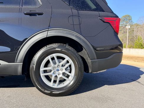New 2026 Ford Explorer Active w/ Active Comfort Package RWD image 6