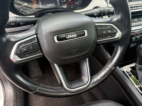 Used 2022 Jeep Compass Latitude w/ Sun and Sound Group AWD/4WD image 15