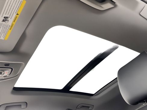 Used 2022 Audi e-tron Premium Plus w/ Premium Plus Package image 18