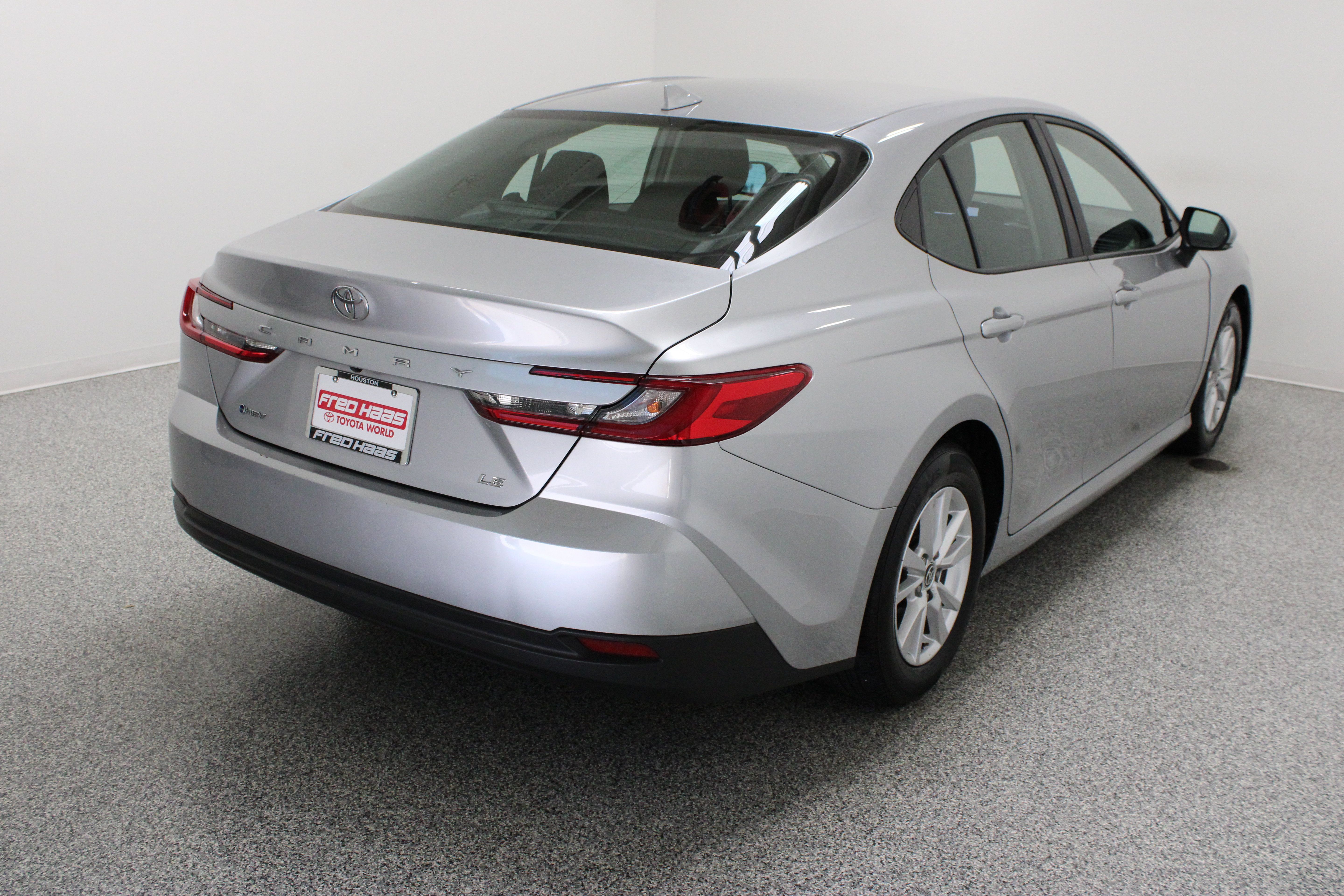 Used 2025 Toyota Camry LE FWD image 7