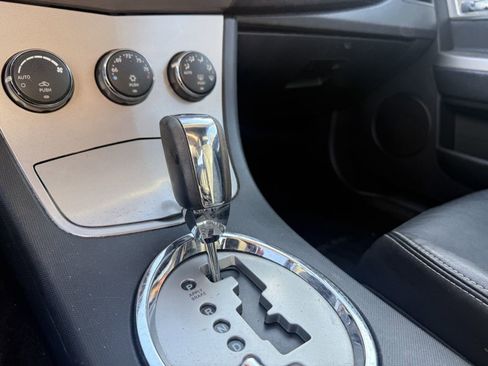 Used 2010 Chrysler Sebring Limited image 7