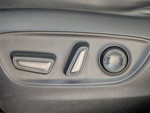 Used 2019 Toyota RAV4 Limited image 26