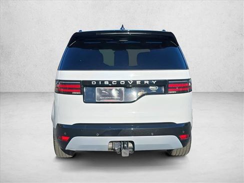 Certified 2023 Land Rover Discovery Metropolitan Edition image 6