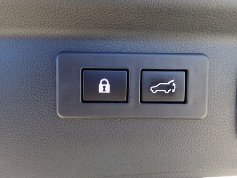 Certified 2022 Subaru Forester Premium image 9