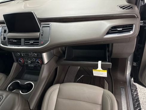 Used 2023 Chevrolet Suburban Z71 w/ Luxury Package image 23