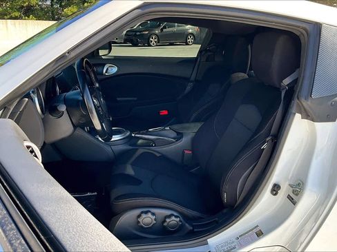 Used 2020 Nissan 370Z Coupe image 6