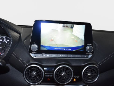Used 2025 Nissan Sentra SV FWD image 19