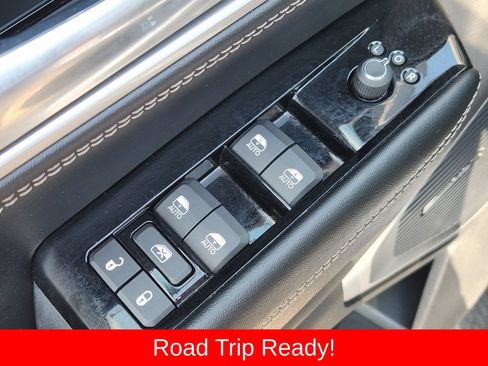 Used 2024 Jeep Wagoneer Series II w/ Flexible Seating Group RWD image 31
