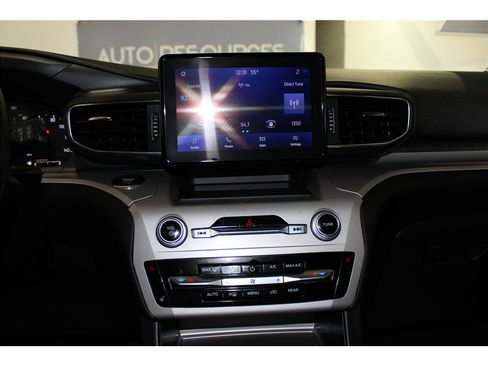 Used 2023 Ford Explorer XLT w/ Equipment Group 202A image 37