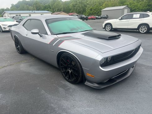Used 2013 Dodge Challenger R/T RWD image 2