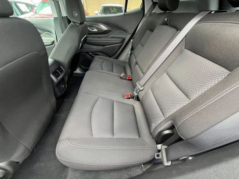 Used 2024 GMC Terrain SLE image 25