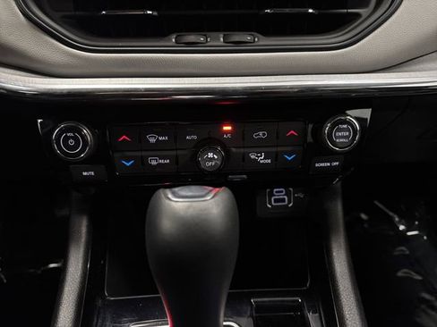 Used 2024 Jeep Compass Limited w/ Sun and Sound Group image 19