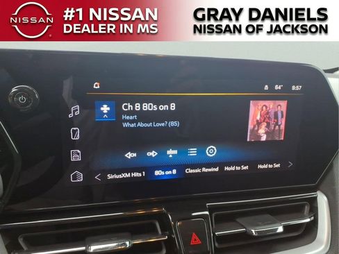Used 2024 Chevrolet TrailBlazer LT w/ LT Cold Weather Package FWD image 16