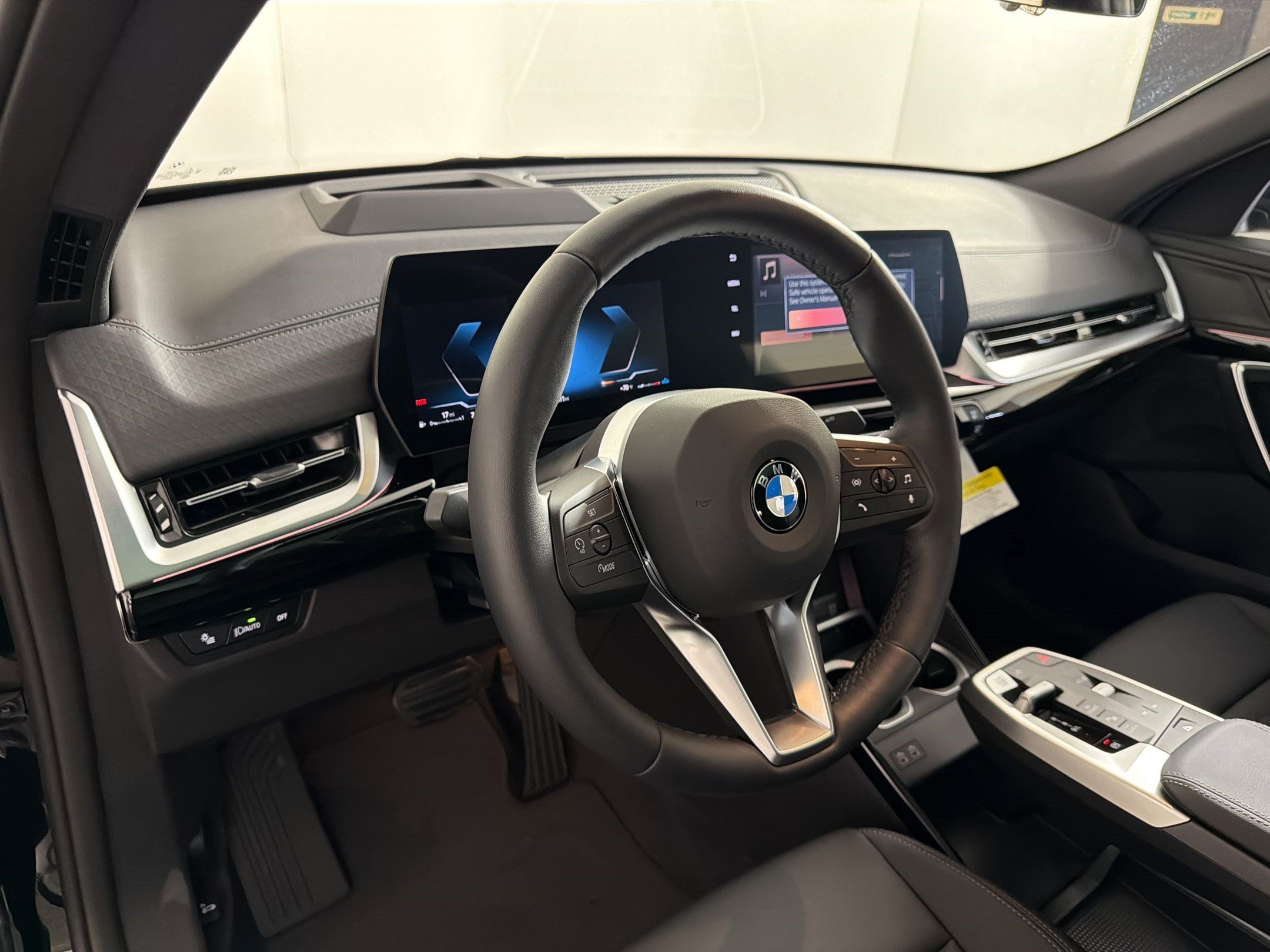 New 2026 BMW X2 xDrive28i w/ Technology Package AWD/4WD image 4