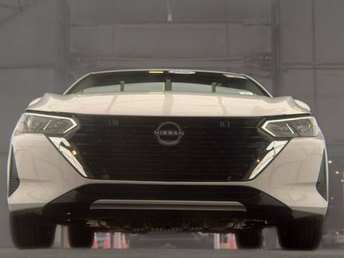 Used 2025 Nissan Sentra SV FWD image 10